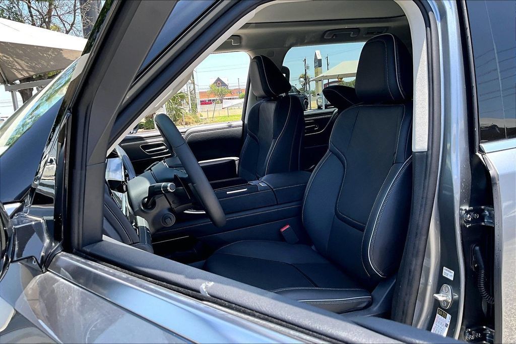 New 2027 INFINITI QX80 Luxe w/ Cargo Package RWD image 13