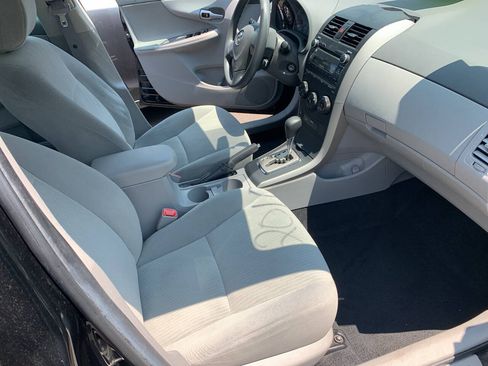Used 2010 Toyota Corolla LE FWD image 12