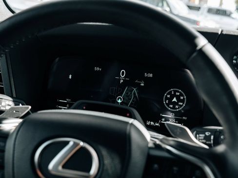 Used 2024 Lexus GX 550 w/ Cold Area Package AWD/4WD image 31
