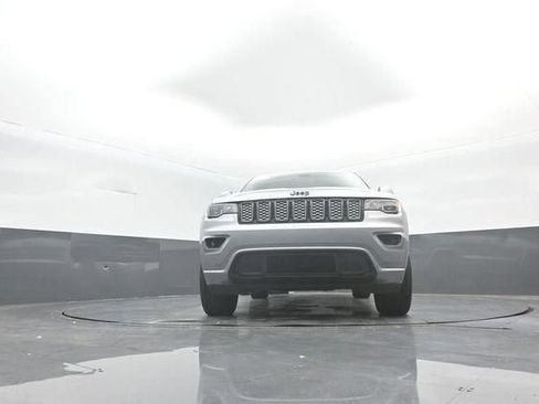 Used 2020 Jeep Grand Cherokee Altitude AWD/4WD image 37