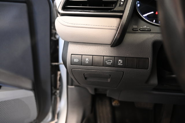 Used 2019 Toyota Camry LE FWD image 23