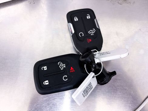 Used 2022 GMC Sierra 1500 AT4 w/ AT4 Premium Package AWD/4WD image 30