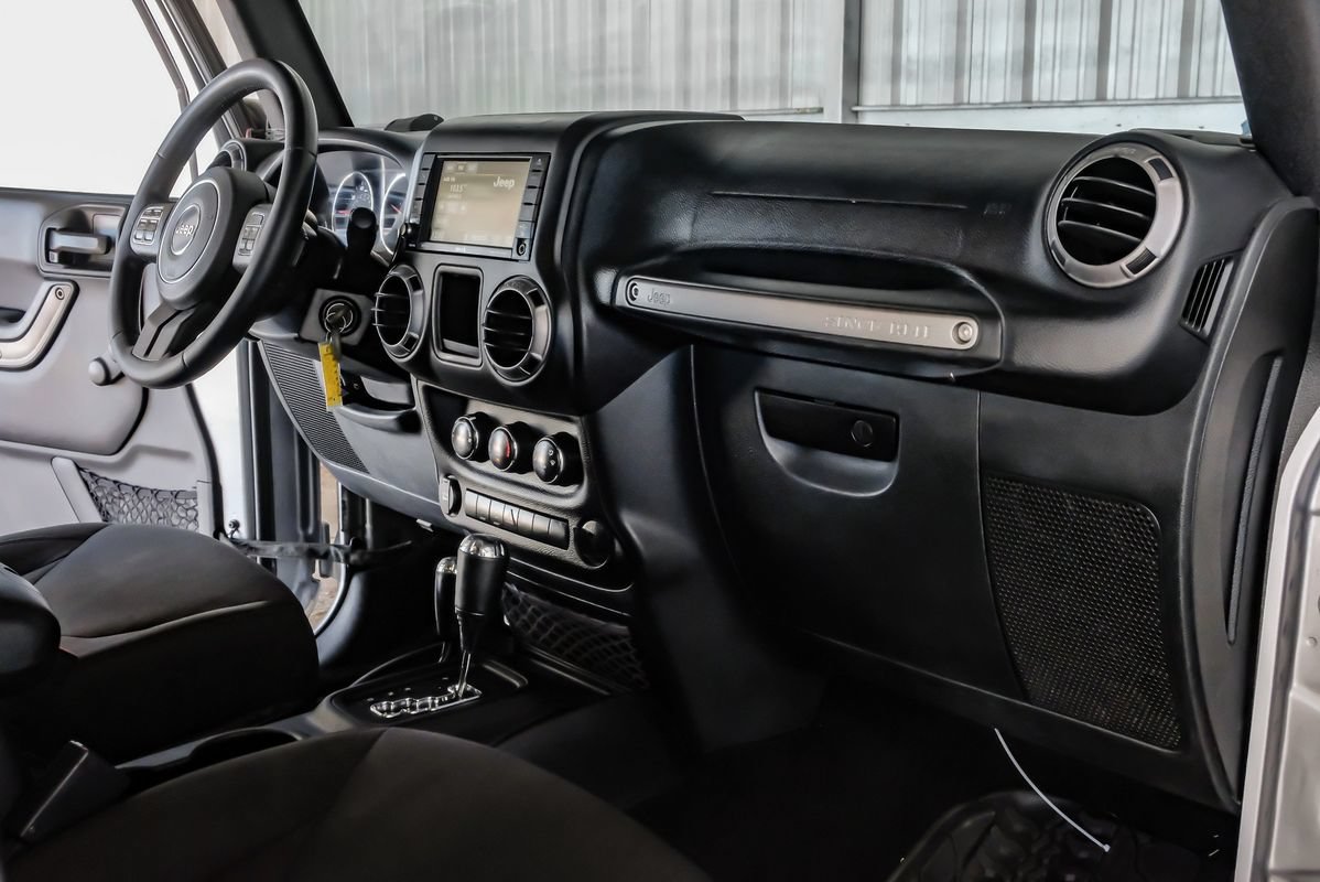 Used 2016 Jeep Wrangler Sport AWD/4WD image 12