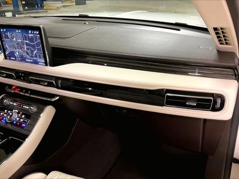 Used 2023 Lincoln Aviator Black Label w/ Dynamic Handling Package image 17