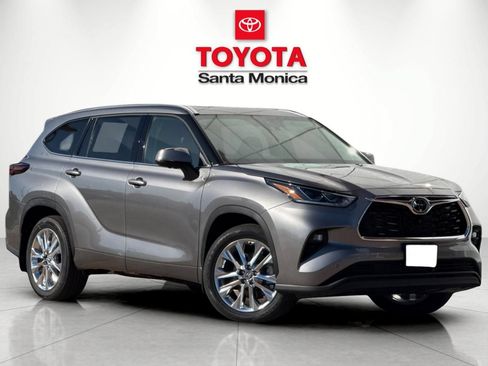 New 2026 Toyota Highlander Limited AWD/4WD image 1