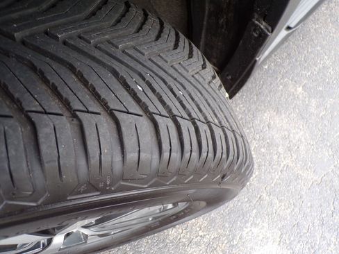 Used 2023 Subaru Outback Premium image 2