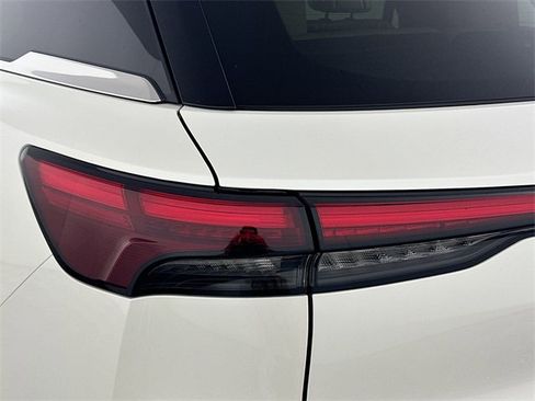 Used 2024 INFINITI QX60 Luxe image 26