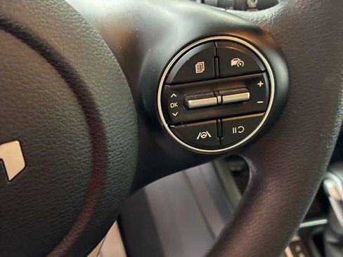 Used 2025 Kia Soul LX w/ LX Technology Package FWD image 15