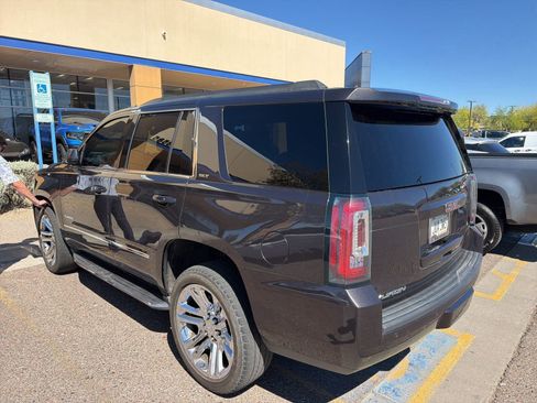 Used 2018 GMC Yukon SLT w/ Premium Edition image 2