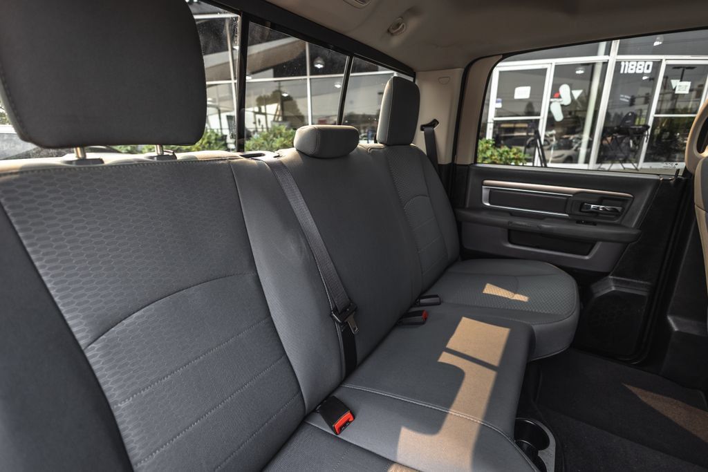 Used 2016 RAM 1500 Classic SLT AWD/4WD image 33