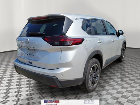 Used 2025 Nissan Rogue SV FWD image 4