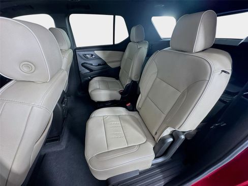 Used 2023 Chevrolet Traverse Premier FWD image 25