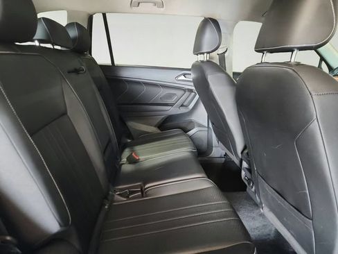 Used 2022 Volkswagen Tiguan SE FWD image 25
