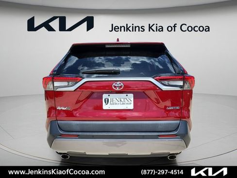 Used 2019 Toyota RAV4 Limited w/ Cold Weather Package FWD image 6