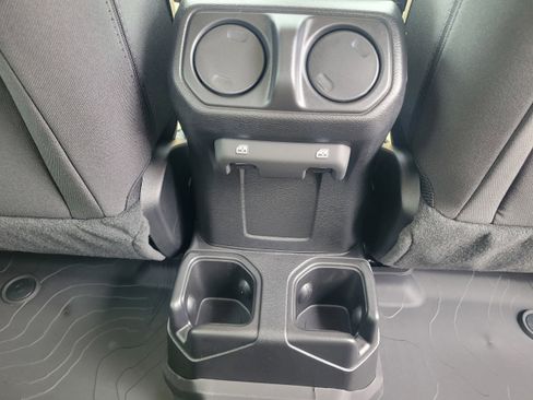 New 2026 Jeep Gladiator Sport image 18