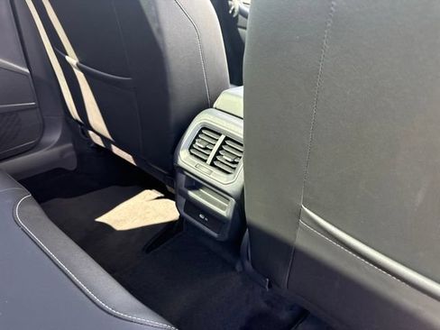 Used 2023 Volkswagen Taos SEL AWD/4WD image 14