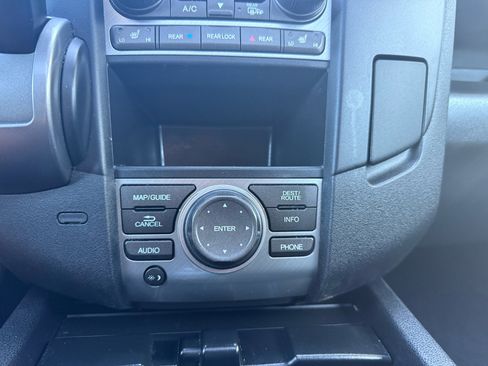 Used 2014 Honda Pilot Touring image 32