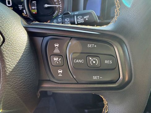 Used 2024 Jeep Wrangler Unlimited w/ Convenience Group AWD/4WD image 30