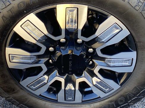 Used 2024 GMC Sierra 3500 Denali image 26