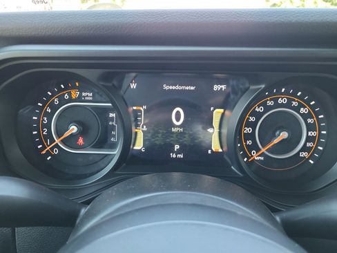 New 2025 Jeep Gladiator Willys image 11