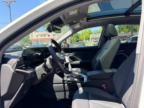 Used 2025 Audi Q5 Premium w/ Convenience Package AWD/4WD image 18