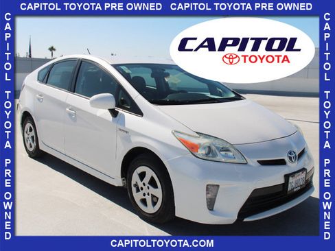 Used 2014 Toyota Prius Two FWD image 1
