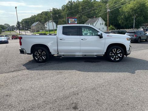 Used 2019 Chevrolet Silverado 1500 LTZ AWD/4WD image 9