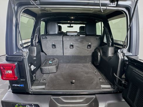 Used 2023 Jeep Wrangler Sahara image 29