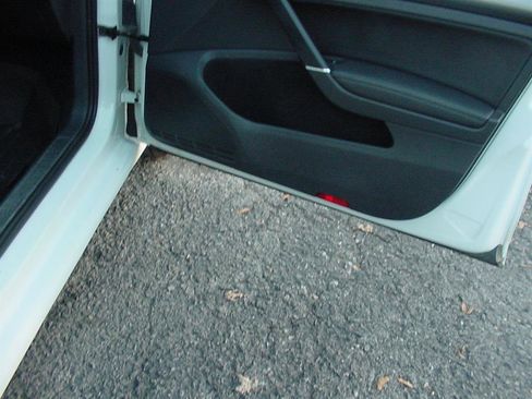 Used 2016 Volkswagen Golf Limited Edition image 46