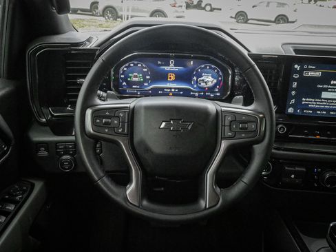 Used 2024 Chevrolet Silverado 1500 ZR2 image 18