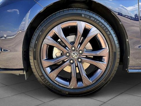 Used 2021 Toyota Sienna XSE image 8