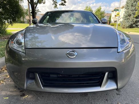 Used 2009 Nissan 370Z Touring w/ Sport Pkg image 2