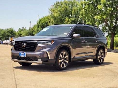 Used 2025 Honda Pilot Elite image 3
