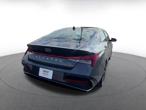 Used 2025 Hyundai Elantra SEL image 15