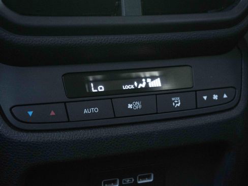 Used 2023 Honda Pilot Touring image 43