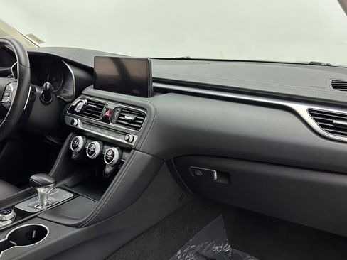 Used 2022 Genesis G70 2.0T image 35