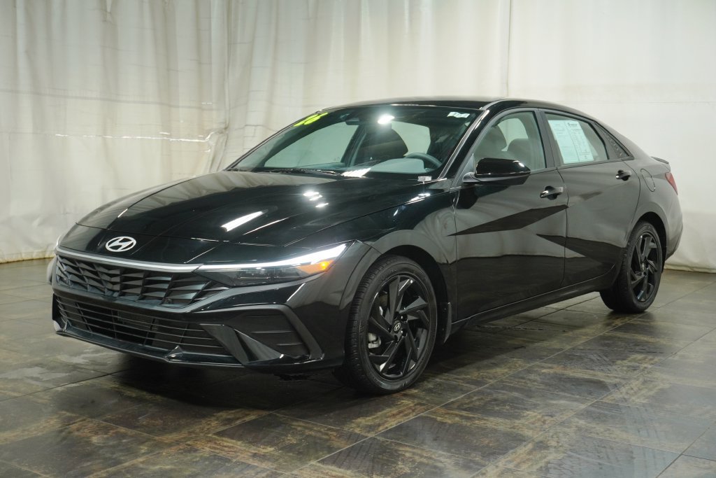 Certified 2026 Hyundai Elantra Sport FWD image 2