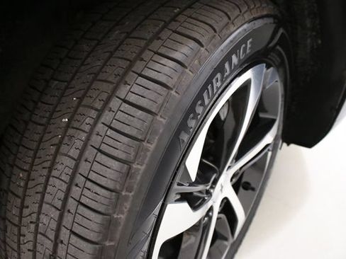 Certified 2024 Chevrolet Trax RS FWD image 31