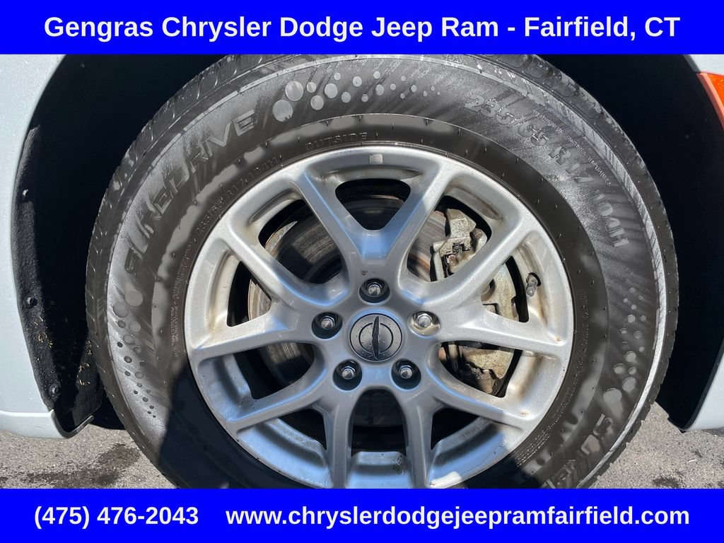 Certified 2023 Chrysler Voyager LX FWD image 9