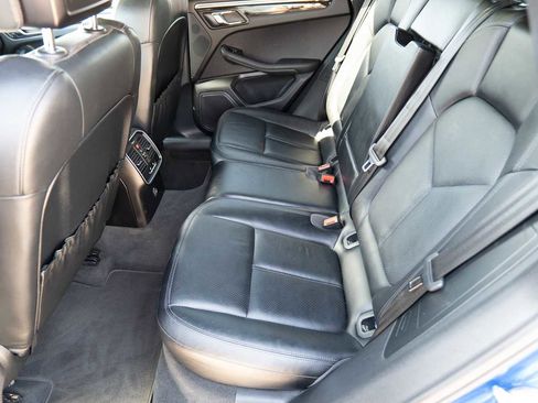Used 2017 Porsche Macan image 25
