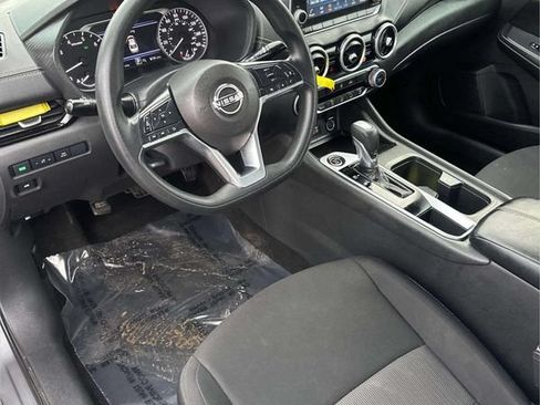 Used 2024 Nissan Sentra SV FWD image 17
