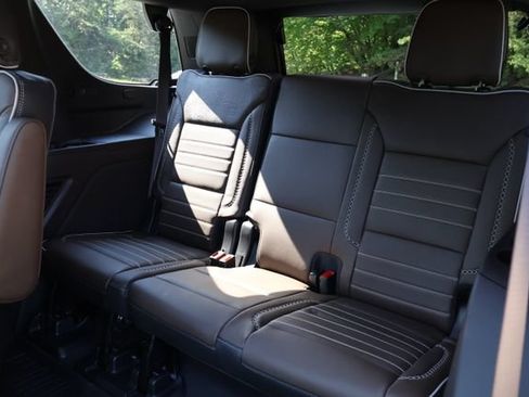 New 2026 GMC Yukon Denali Ultimate w/ LPO, Floor Liner Package AWD/4WD image 25