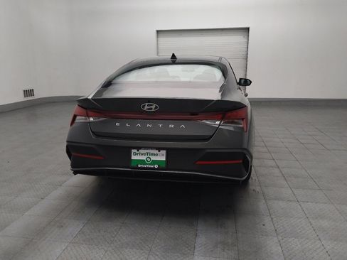 Used 2024 Hyundai Elantra SE FWD image 7