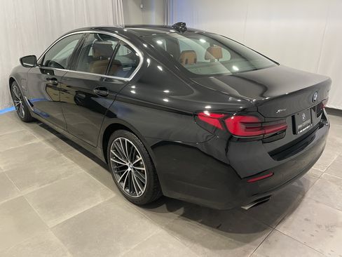 Certified 2023 BMW 530e xDrive w/ Convenience Package image 4