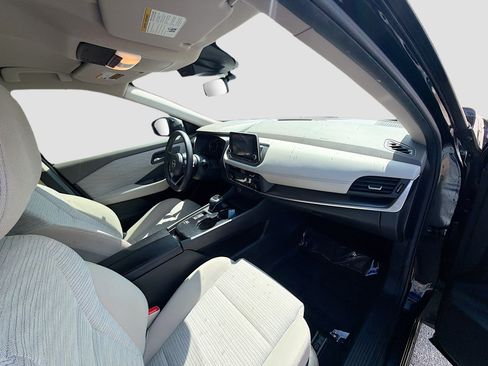 Used 2023 Nissan Rogue SV FWD image 32