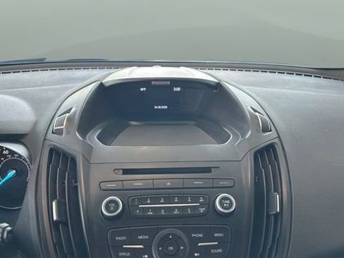 Used 2017 Ford Escape SE w/ SE Cold Weather Package AWD/4WD image 10