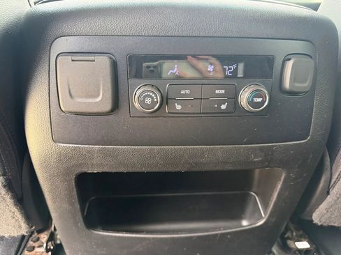 Used 2020 GMC Yukon XL SLT AWD/4WD image 40