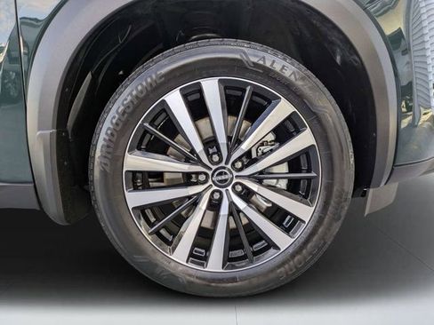 Used 2024 Nissan Pathfinder Platinum FWD image 10