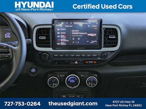Certified 2023 Hyundai Venue Limited w/ Cargo Package image 18