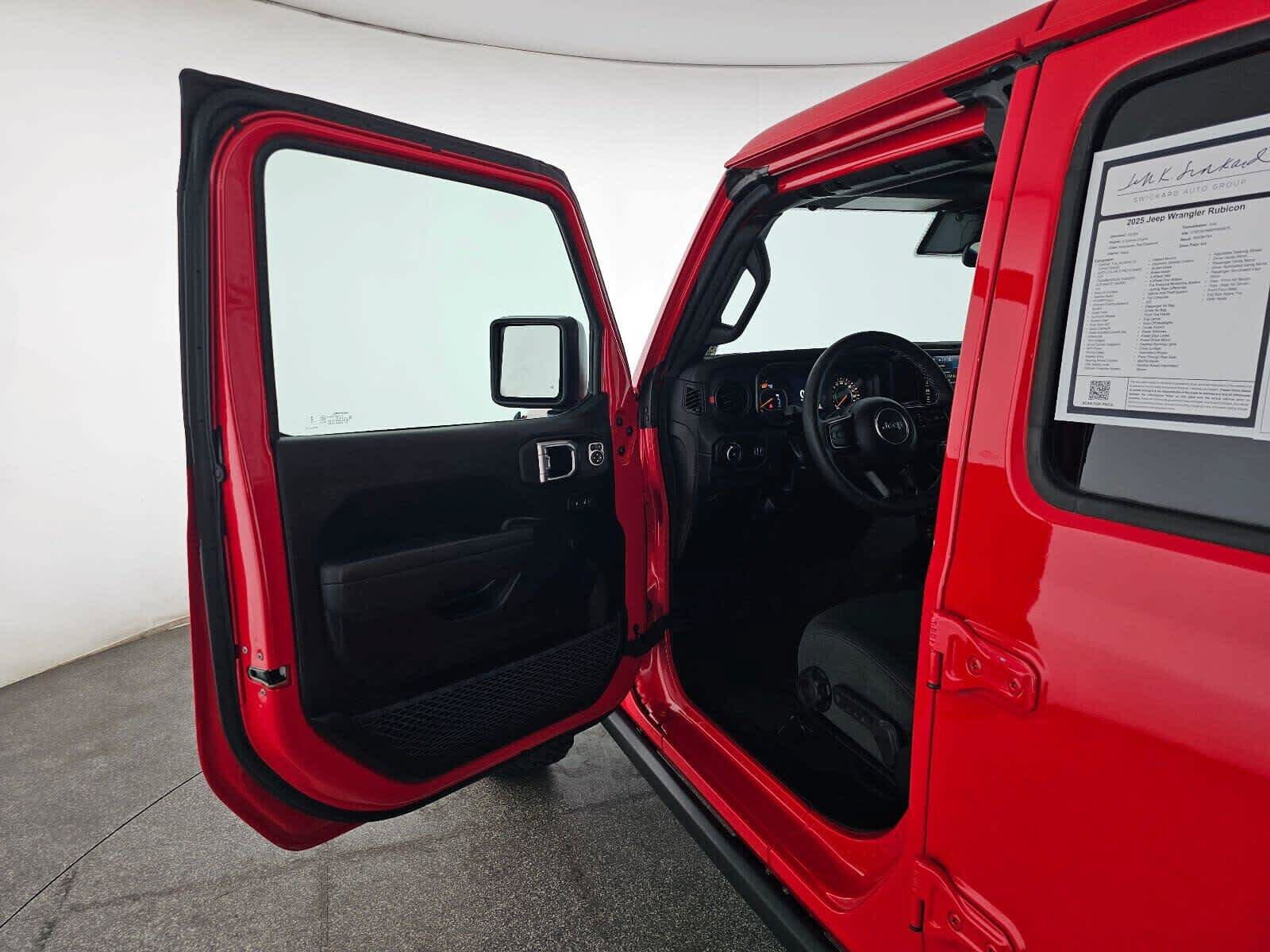 Used 2025 Jeep Wrangler Unlimited Rubicon AWD/4WD image 19